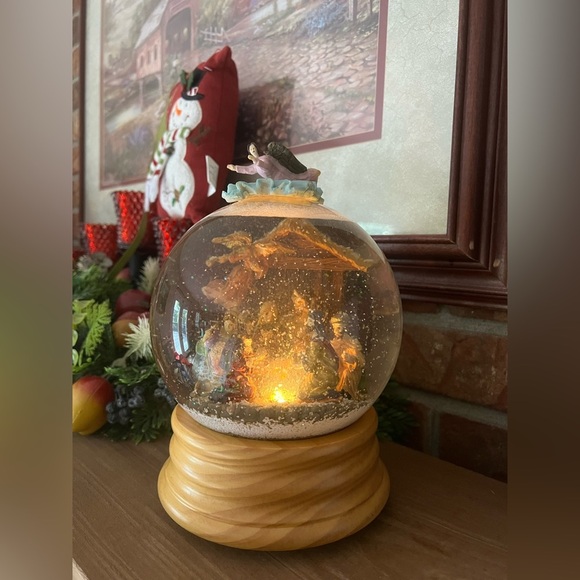 ❤️Rare Vintage 1974 Large Nativity Lighted Musical Snow Globe‼️FINAL SALE - Picture 4 of 7